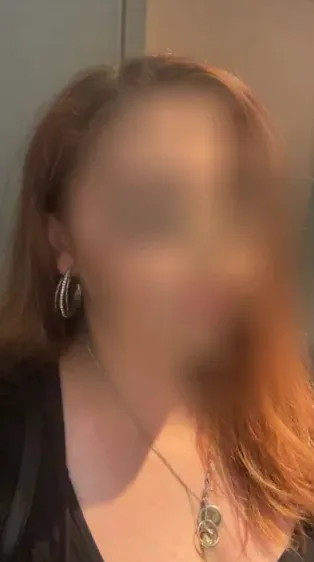 Cara, 24