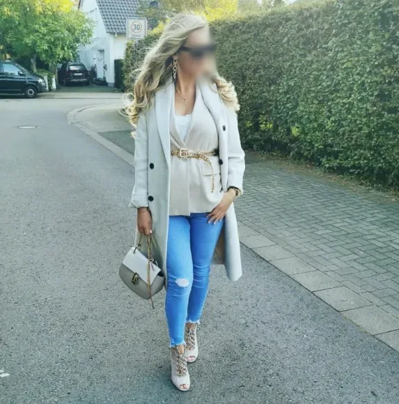 Emma, 34