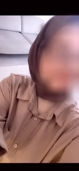 Julia, 32