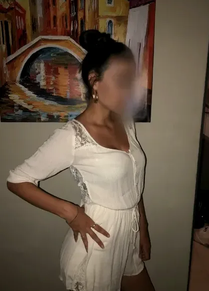 Marina, 32