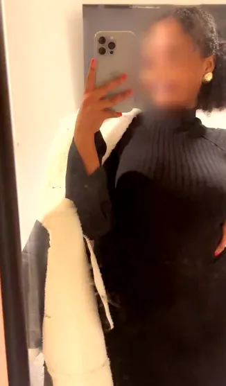 Nadja, 25
