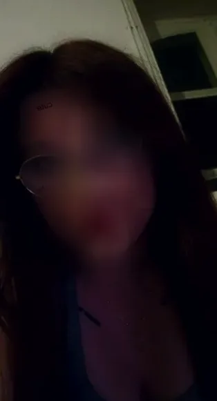 Neele, 24