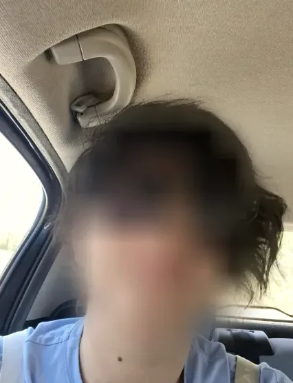 Sabrina, 35